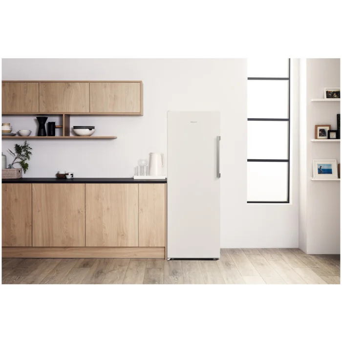 HOTPOINT UH8F1CW Tall frost-free freezer - Image 6