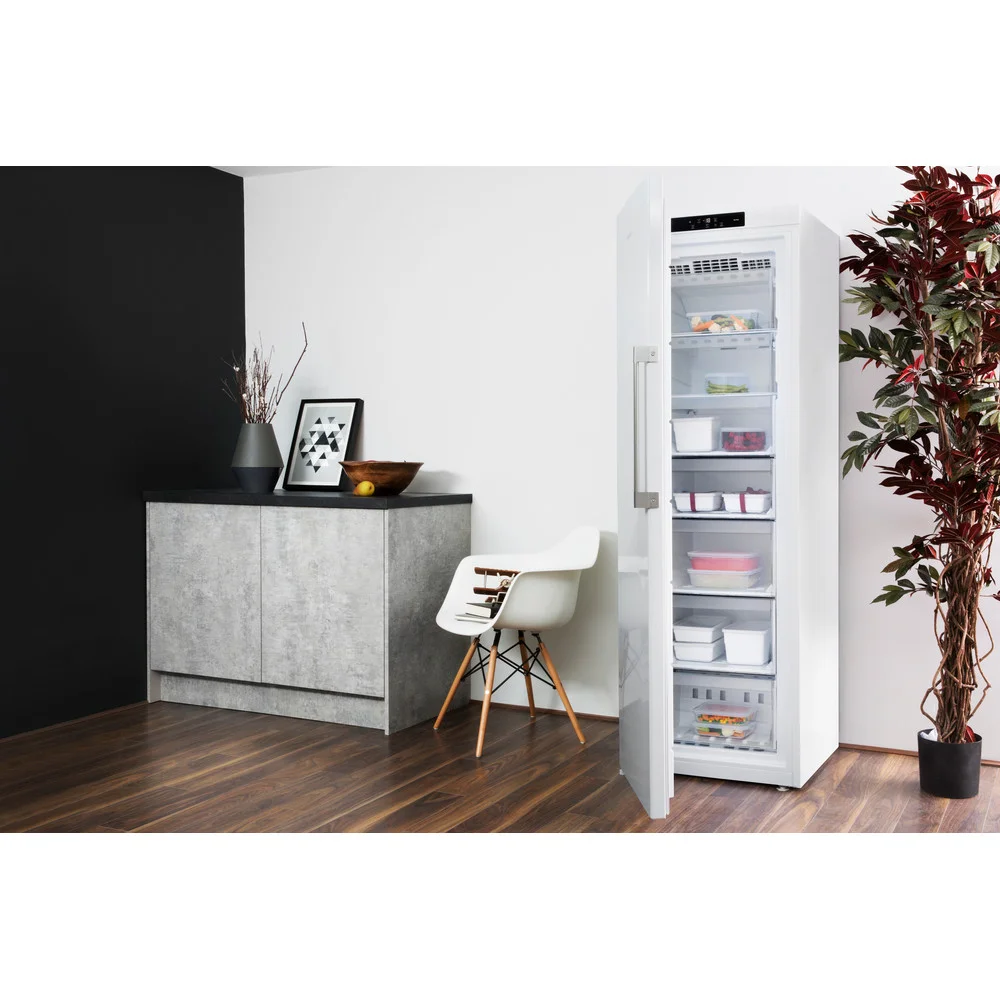 HOTPOINT UH8F1CW Tall frost-free freezer - Image 5