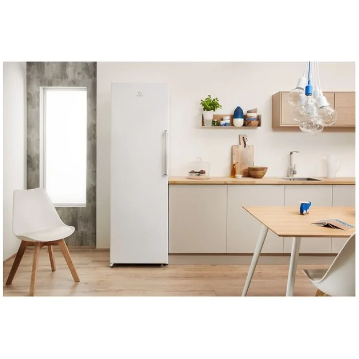 INDESIT UI8F1CW Tall frost-free freezer - Image 5