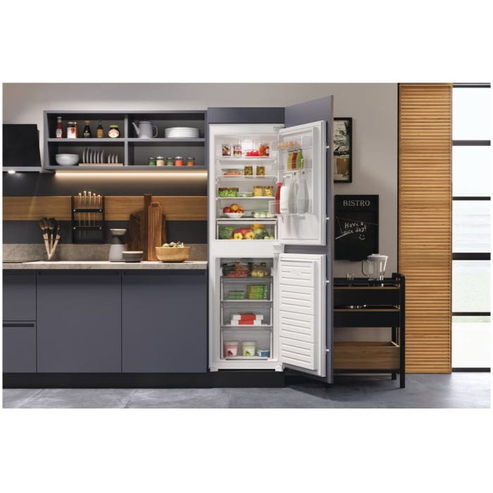 HOTPOINT HBC185050F1 Built-in 50:50 Frost-free fridge freezer - Image 4