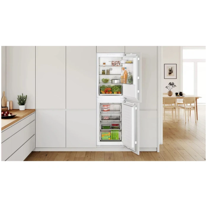 BOSCH KIN85NFE0G Built-in 50:50 frost-free fridge freezer - Image 7