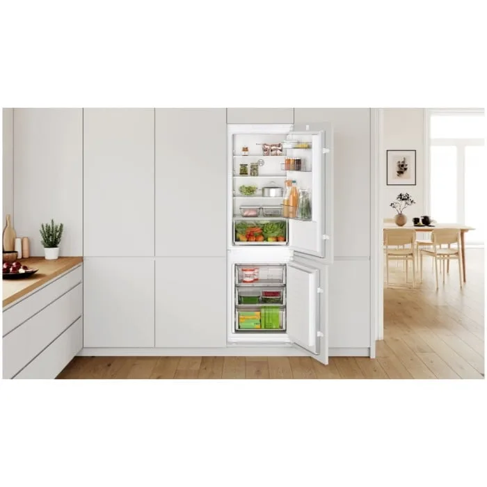 BOSCH KIN86NSE0G Built-in 60:40 frost-free fridge freezer - Image 7