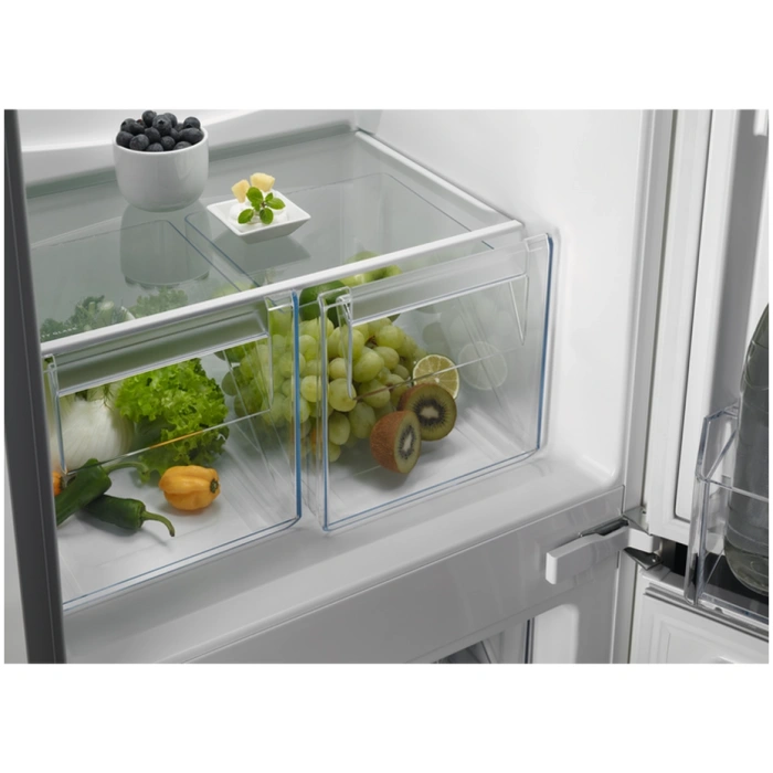 ZANUSSI ZNNN18ES3 Built-in 70:30 frost-free fridge freezer - Image 6