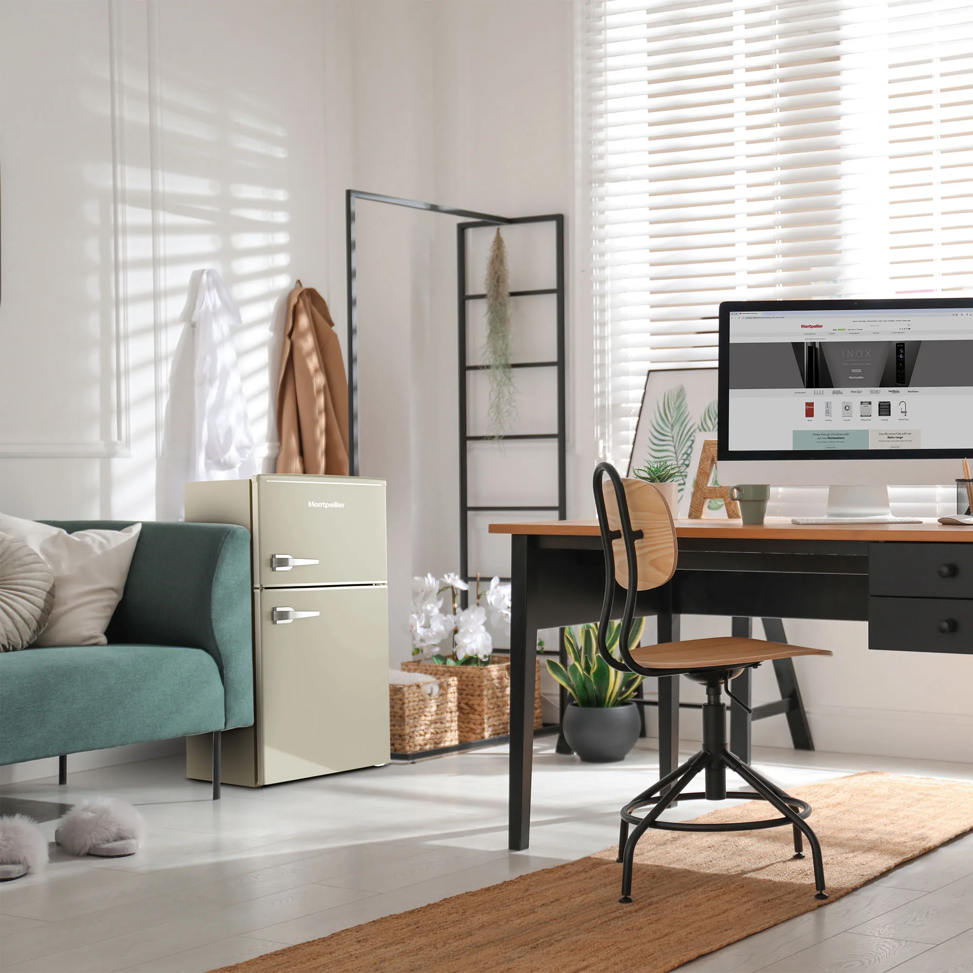 MONTPELLIER MAB2035EC Under-counter fridge freezer - Image 6