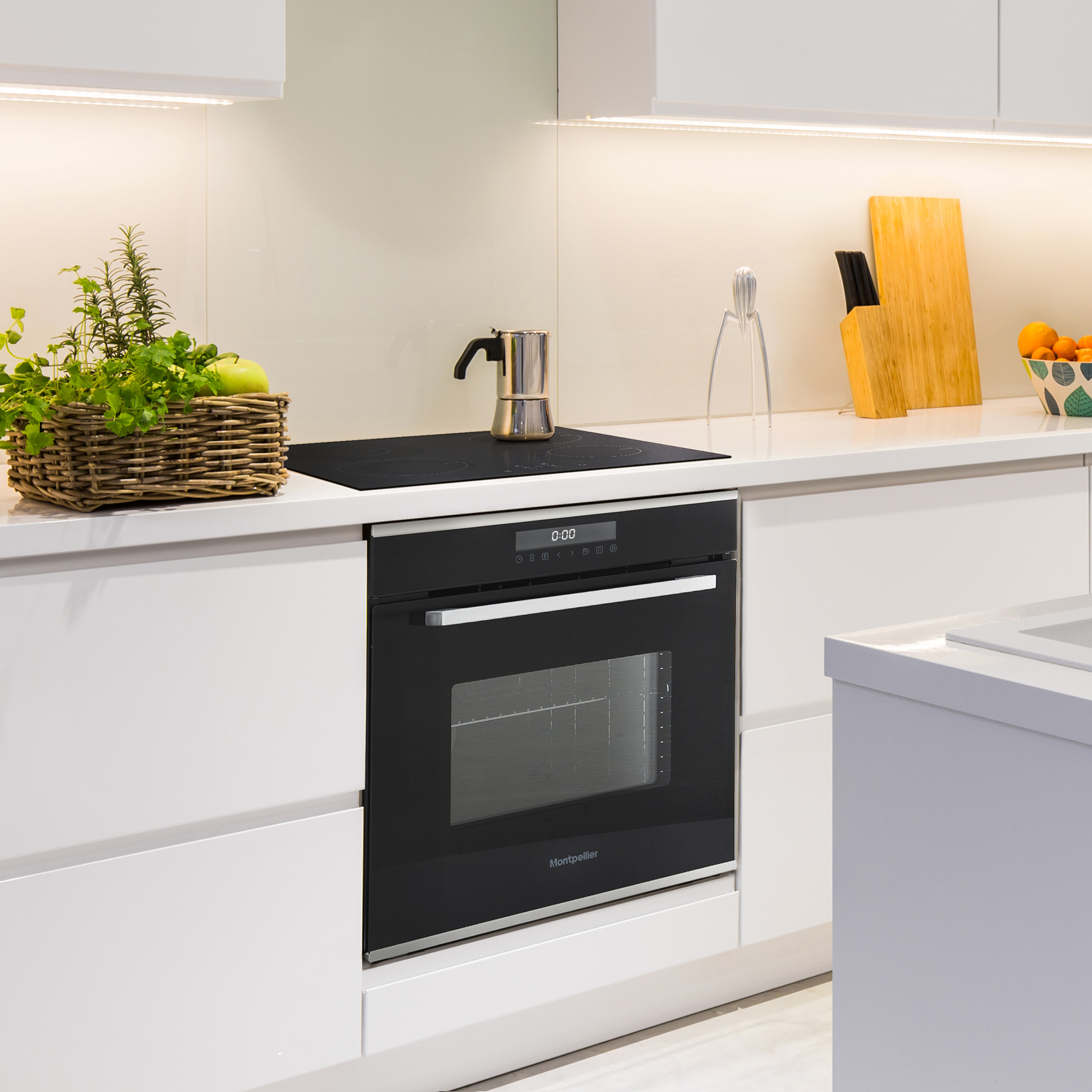 MONTPELLIER SFO73B Built-in single oven - Image 2